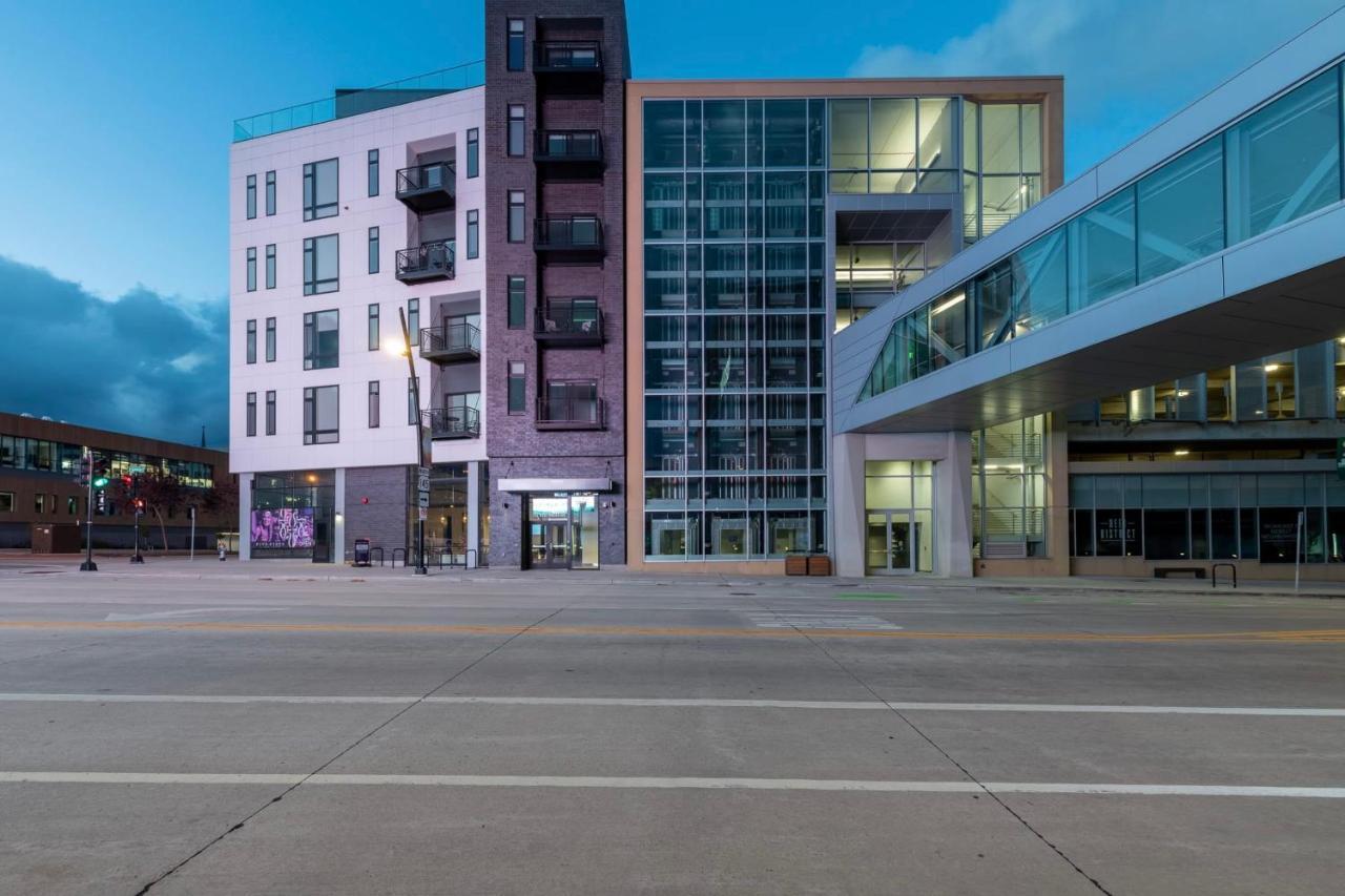 Modern 1Br Apt With Skywalk To Fiserv, Rooftop, And Parking Milwaukee Zewnętrze zdjęcie