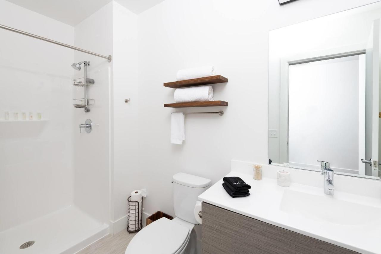 Modern 1Br Apt With Skywalk To Fiserv, Rooftop, And Parking Milwaukee Zewnętrze zdjęcie